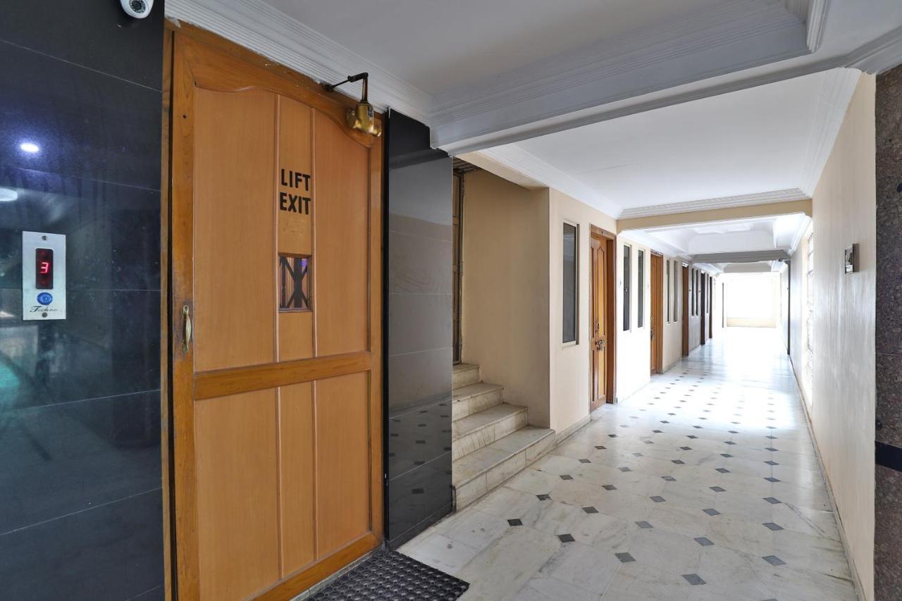 Spot On Hotel Decent อานันด์ ภายนอก รูปภาพ