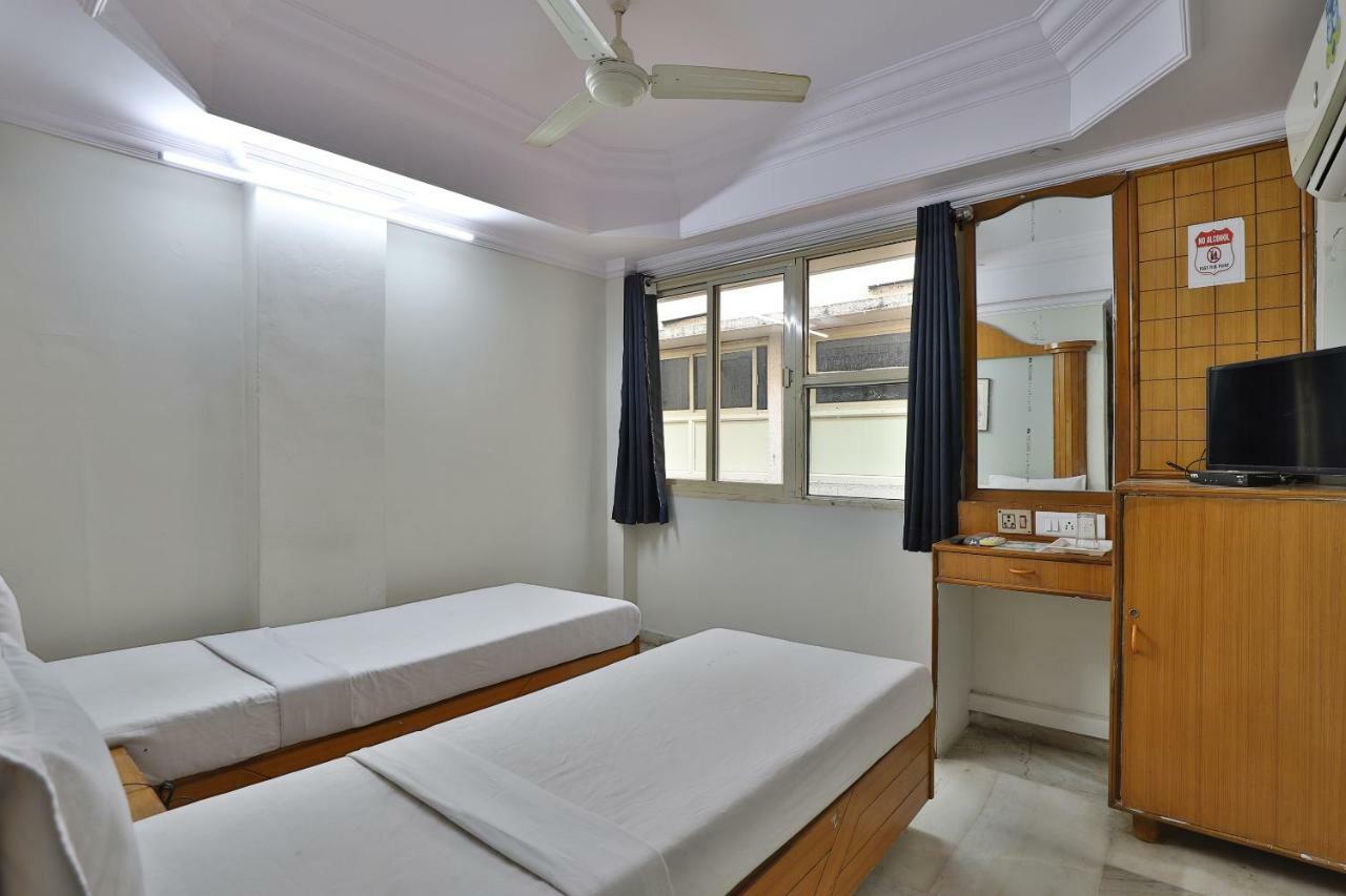 Spot On Hotel Decent อานันด์ ภายนอก รูปภาพ